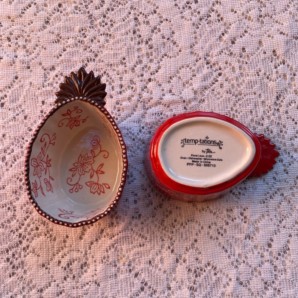 8 oz dish in a pineapple shape. Red Floral Lace by temp-tations.